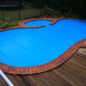Solarwise 7x4m Pool Blanket Cover & Polymer Plastic Frame Package (500 Micron)